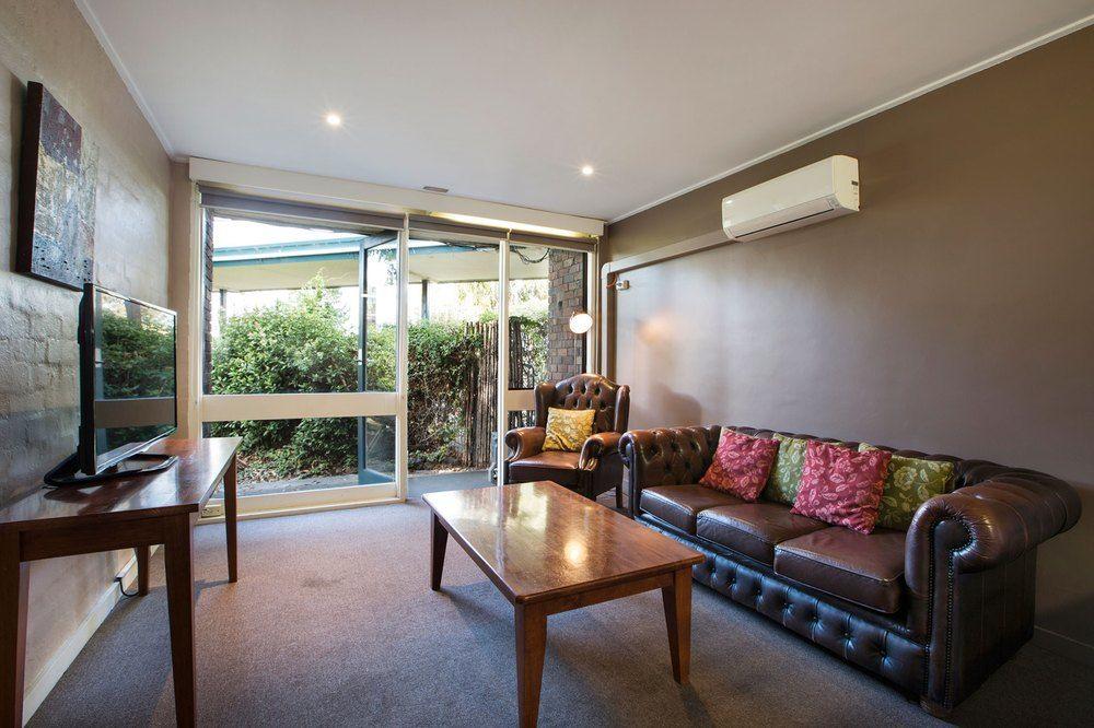Burvale Hotel Nunawading Exterior photo