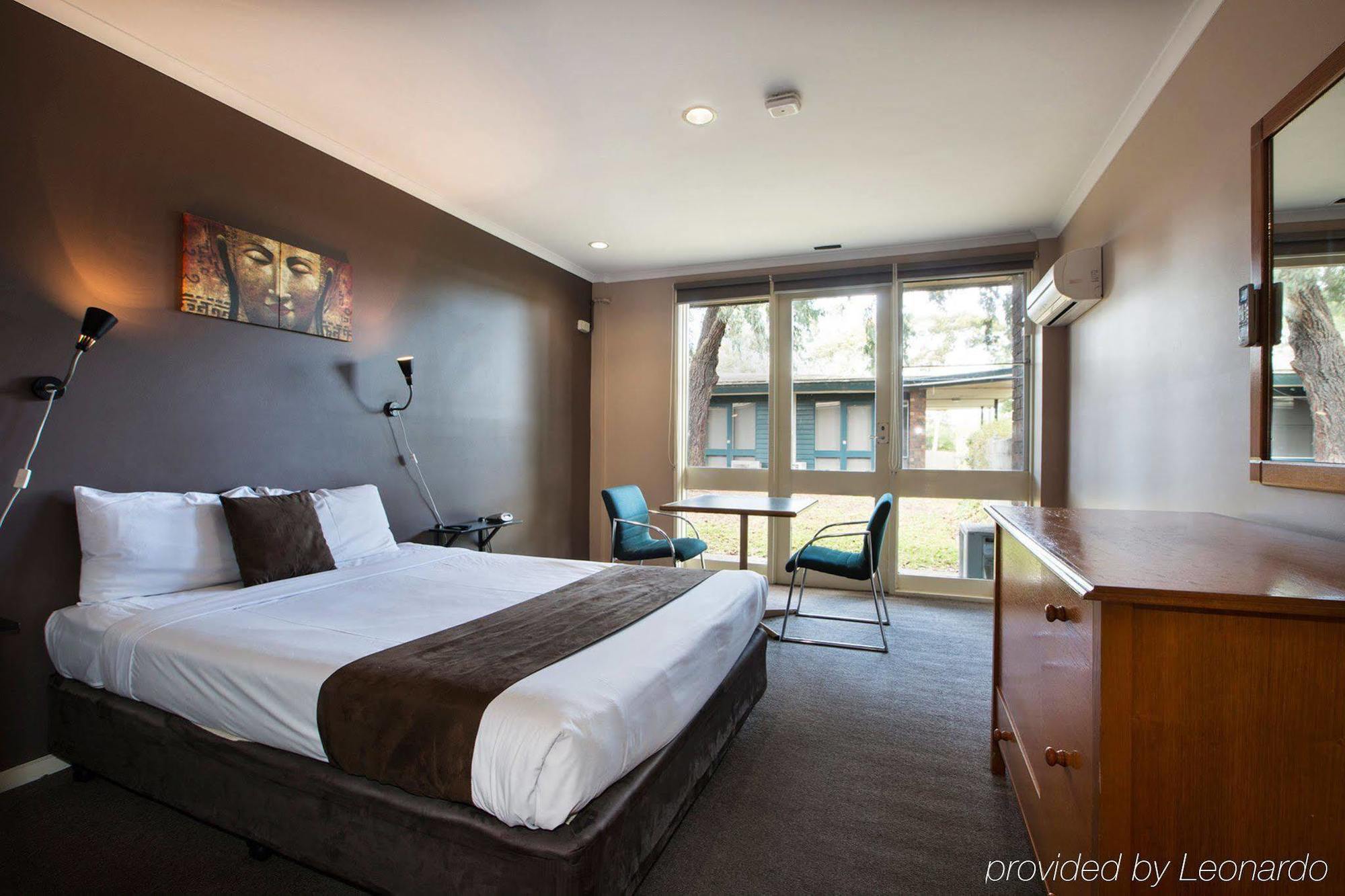 Burvale Hotel Nunawading Exterior photo