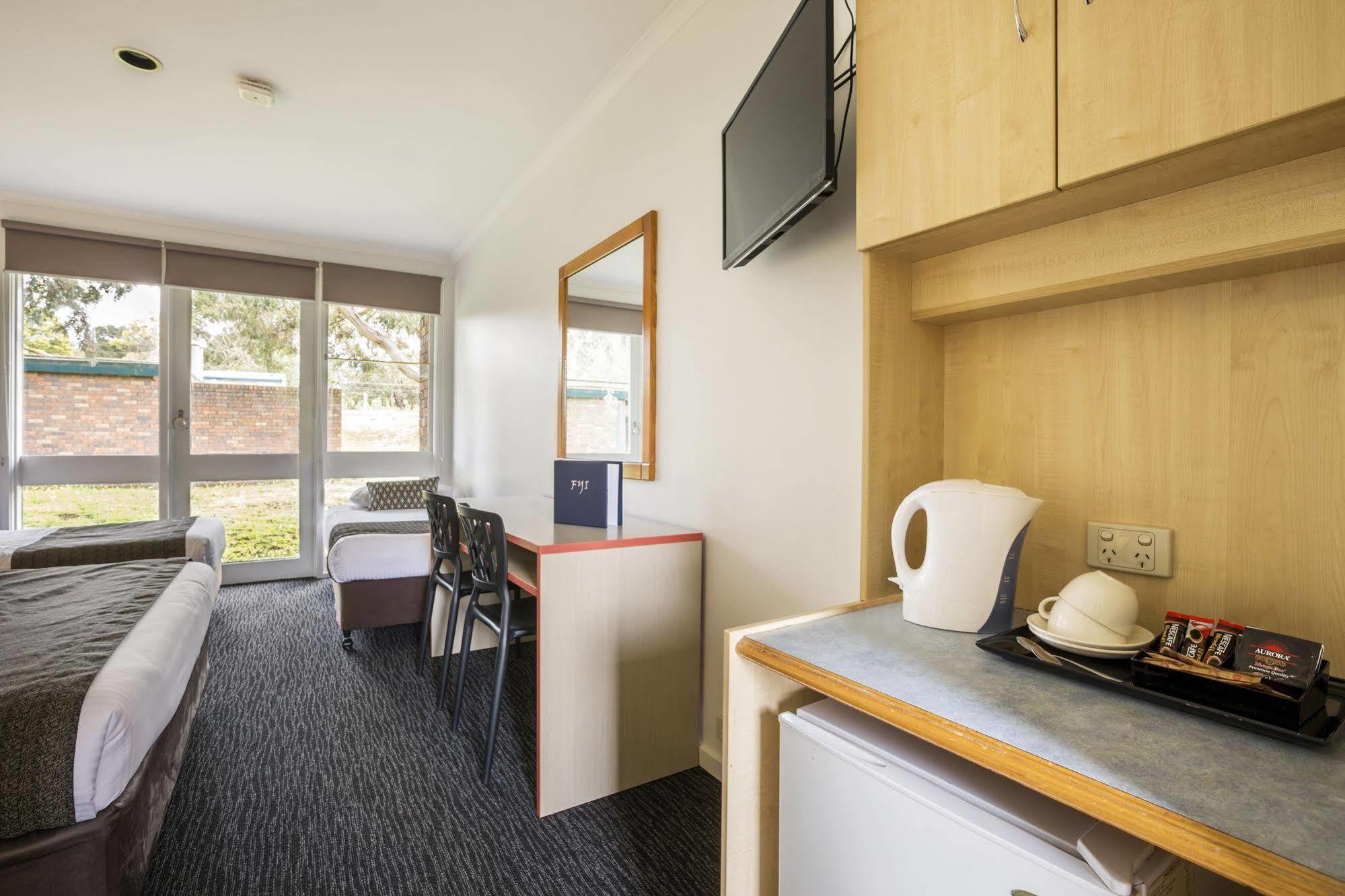Burvale Hotel Nunawading Exterior photo