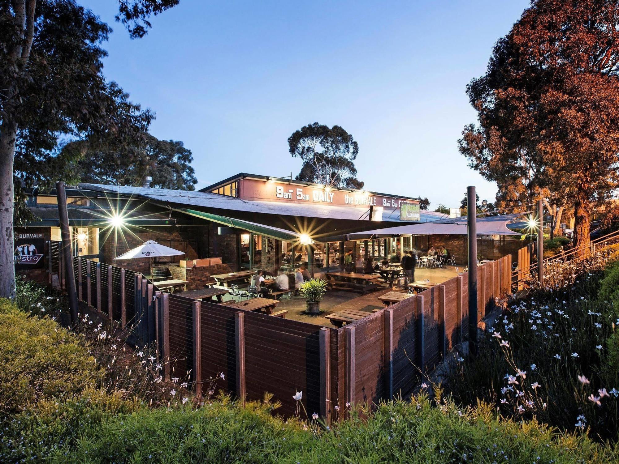 Burvale Hotel Nunawading Exterior photo
